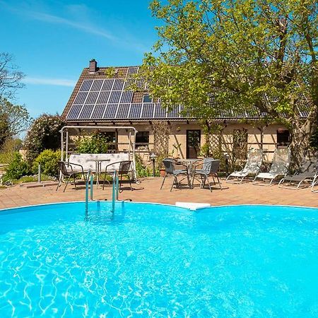 Ferienwohnung Am Walnussbaum Parchtitz Екстериор снимка