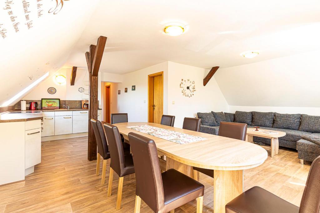 Ferienwohnung Am Walnussbaum Parchtitz Екстериор снимка